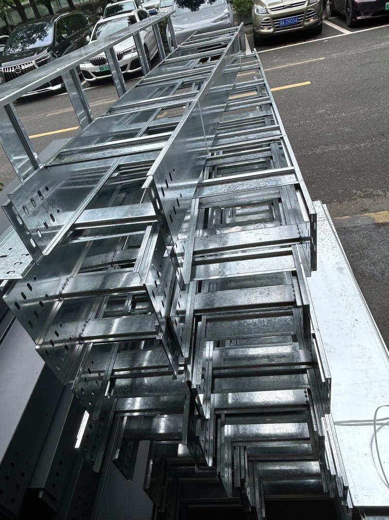 鋁合金走線橋架價格：不同規(guī)格型號的差異解析